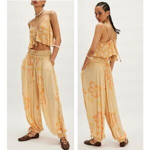 FREE PEOPLE TOP STITCH AND TROPICS SET NWT SIZE MEDIUM